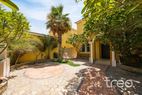 Villa de 3 chambres à Legacy, UAE No. 186629 15