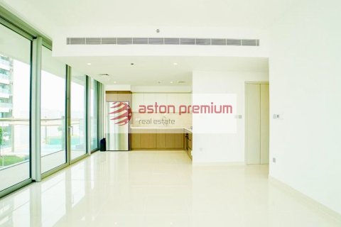 Apartment de 2 dormitorios en EMAAR Beachfront, UAE No. 149095 4