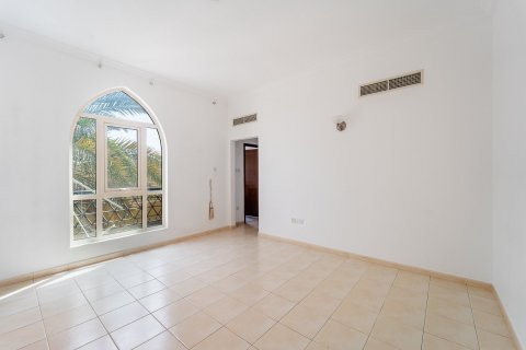 Villa de 4 dormitorios en Jumeirah Islands, UAE No. 183220 12
