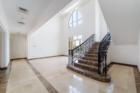 Villa de 4 dormitorios en Jumeirah Islands, UAE No. 183220 10
