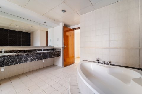 Villa de 4 dormitorios en Jumeirah Islands, UAE No. 183220 4