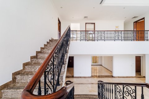 Villa de 4 dormitorios en Jumeirah Islands, UAE No. 183220 6