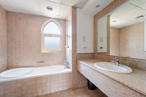 Villa de 4 dormitorios en Jumeirah Islands, UAE No. 183220 14