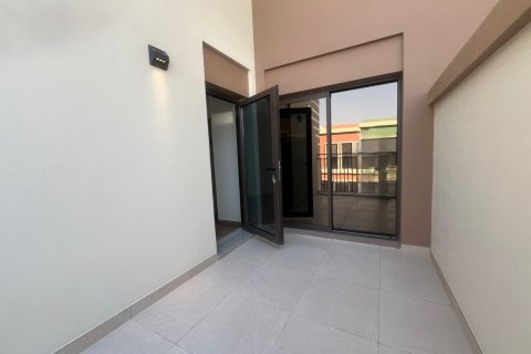 Townhouse de 4 dormitorios en Golf City, UAE No. 183218 3