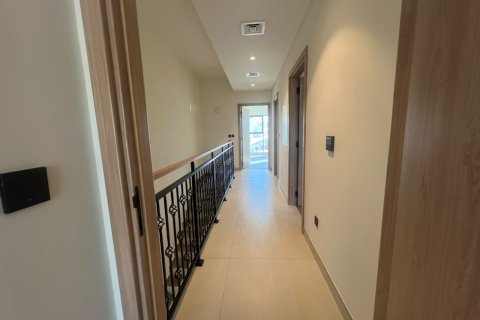 Townhouse de 4 dormitorios en Golf City, UAE No. 183218 13