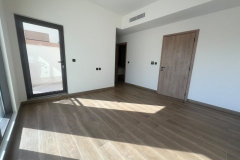 Townhouse de 4 dormitorios en Golf City, UAE No. 183218 5