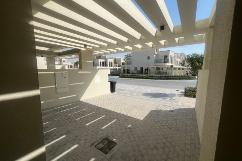 Townhouse de 4 dormitorios en Golf City, UAE No. 183218 11