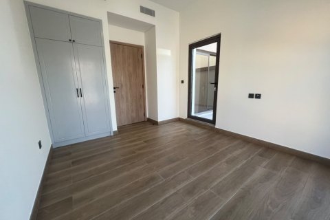 Townhouse de 4 dormitorios en Golf City, UAE No. 183218 9