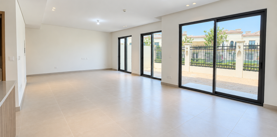 Townhouse de 3 chambres à Khalifa City, UAE No. 208894