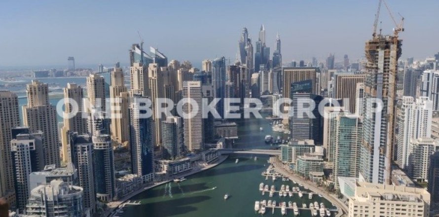 Apartment de 4 dormitorios en STELLA MARIS TOWER Dubai Marina, UAE No. 95872