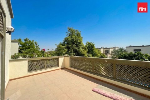 Вилла с 4 спальнями в Jumeirah Park, ОАЭ №207705 4