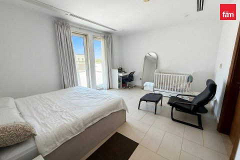 Вилла с 4 спальнями в Jumeirah Park, ОАЭ №207705 12