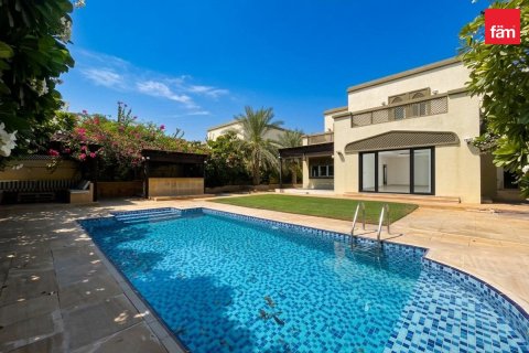Вилла с 4 спальнями в Jumeirah Park, ОАЭ №207705