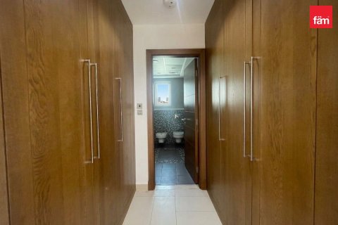 Вилла с 4 спальнями в Jumeirah Park, ОАЭ №207705 9