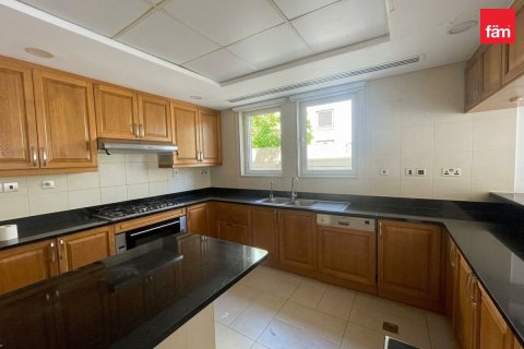 Вилла с 4 спальнями в Jumeirah Park, ОАЭ №207705 3