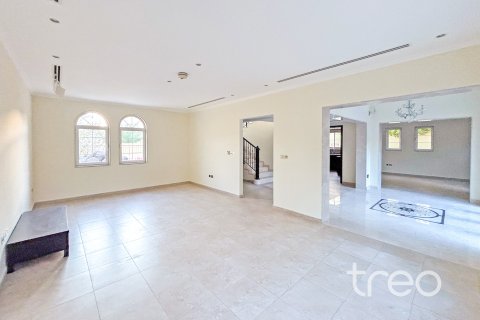 3 bedrooms Villa in Legacy, UAE No. 173916 4