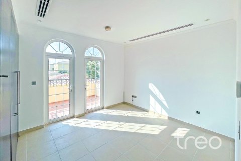 3 bedrooms Villa in Legacy, UAE No. 173916 12