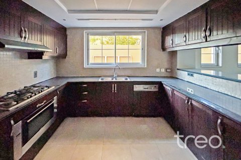 3 bedrooms Villa in Legacy, UAE No. 173916 9