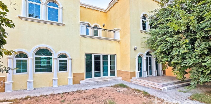 3 bedrooms Villa in Legacy, UAE No. 173916
