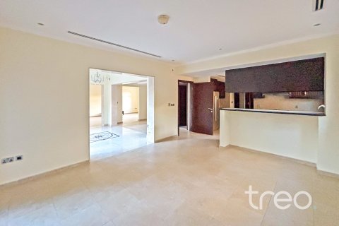 3 bedrooms Villa in Legacy, UAE No. 173916 8