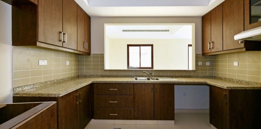 4 bedrooms Villa  No. 117786