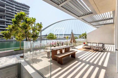 3 bedrooms Apartment in Al Wasl, UAE No. 138866