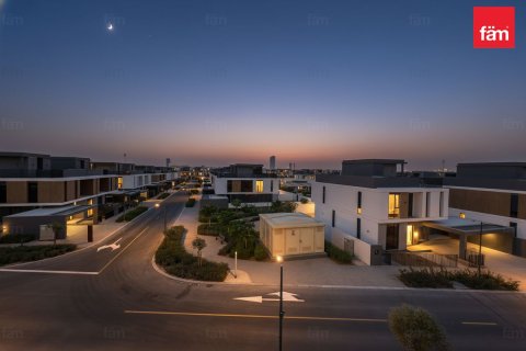 4 غرف نوم فيلا  رقم 131202 2