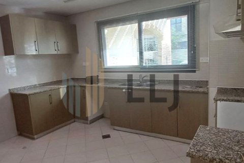Villa de 3 chambres à Abu Dhabi, UAE No. 101989 12