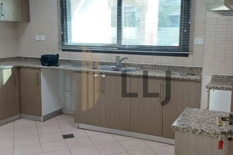Villa de 3 chambres à Abu Dhabi, UAE No. 101989 13