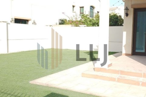 Villa de 3 chambres à Abu Dhabi, UAE No. 101989 3