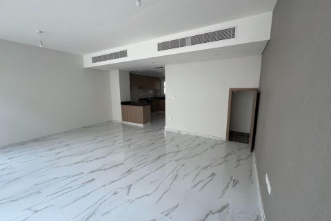 Квартира с 3 спальнями в DAMAC Hills (Akoya by DAMAC), ОАЭ №137539 4