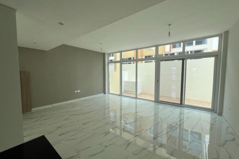 Квартира с 3 спальнями в DAMAC Hills (Akoya by DAMAC), ОАЭ №137539