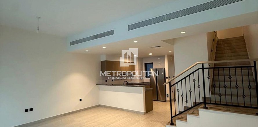 4 bedrooms Townhouse No. 128639