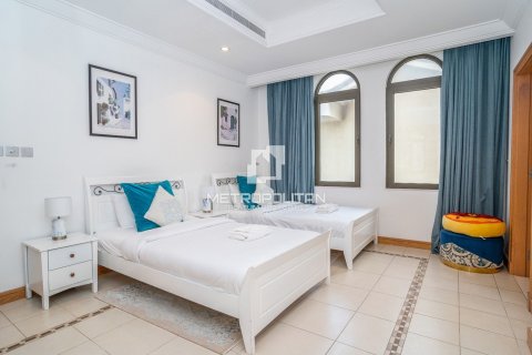 4 غرف نوم فيلا  رقم 128641 15