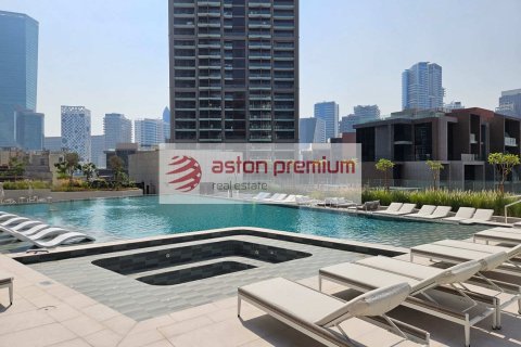 Studio Apartment in Business Bay, UAE No. 202997 11