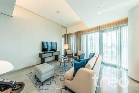 Apartment de 3 dormitorios en Address Harbour Point, UAE No. 188015 3