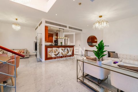 Duplex de 2 dormitorios en Central Park Tower, UAE No. 190532 4