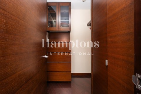 1 bedroom Apartment in Burj Khalifa, UAE No. 165130 16