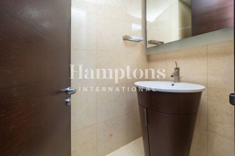 1 bedroom Apartment in Burj Khalifa, UAE No. 165130 21