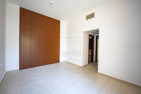 5 bedrooms Villa in Abu Dhabi, UAE No. 194886 10
