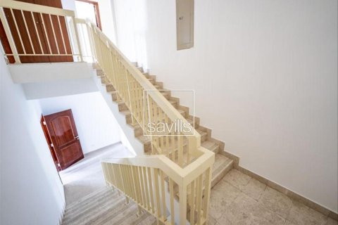 5 bedrooms Villa in Abu Dhabi, UAE No. 194886 13