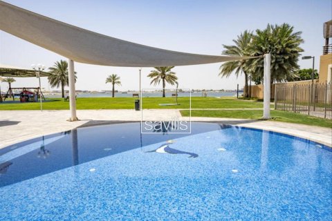 5 bedrooms Villa in Abu Dhabi, UAE No. 194885 7
