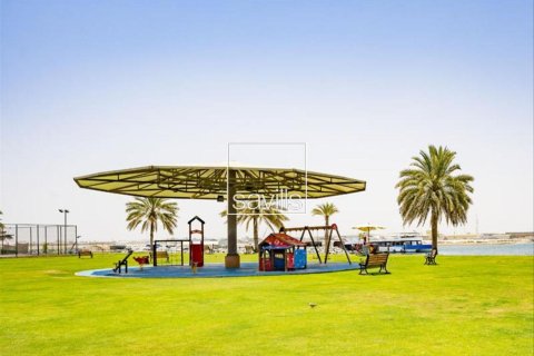5 bedrooms Villa in Abu Dhabi, UAE No. 194885 5