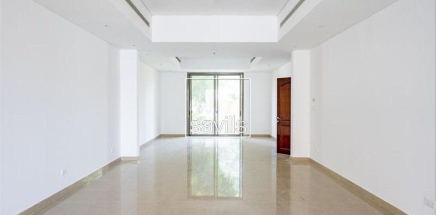5 bedrooms Villa in Abu Dhabi, UAE No. 194885