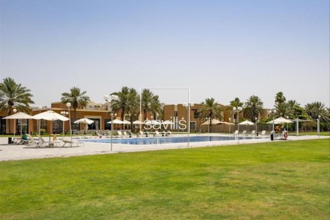 5 bedrooms Villa in Abu Dhabi, UAE No. 194885 6