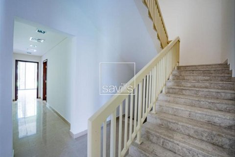 5 bedrooms Villa in Abu Dhabi, UAE No. 194885 14