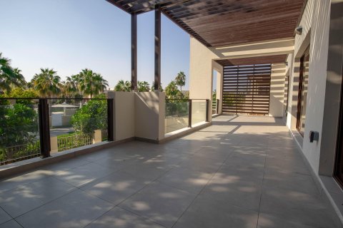 Villa de 4 dormitorios  No. 124070 24