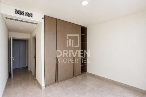 Квартира с 4 спальнями в EMAAR Beachfront, ОАЭ №192307 17