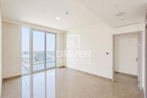 Квартира с 4 спальнями в EMAAR Beachfront, ОАЭ №192307 12