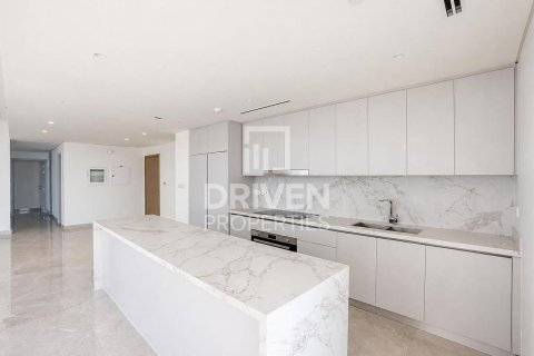 Квартира с 4 спальнями в EMAAR Beachfront, ОАЭ №192307 10
